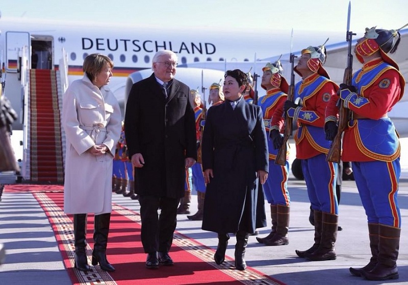 Президент ФРГ Франк-Вальтер Штайнмайер прибыл в Монголию