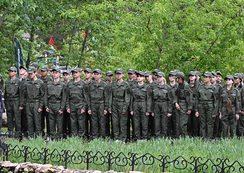 В Улан-Удэ открылась первая военно-спортивная патриотическая смена «Время героев»