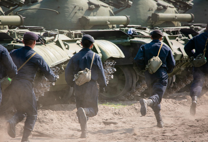 Контрактники без военной подготовки будут проходить службу на территории России