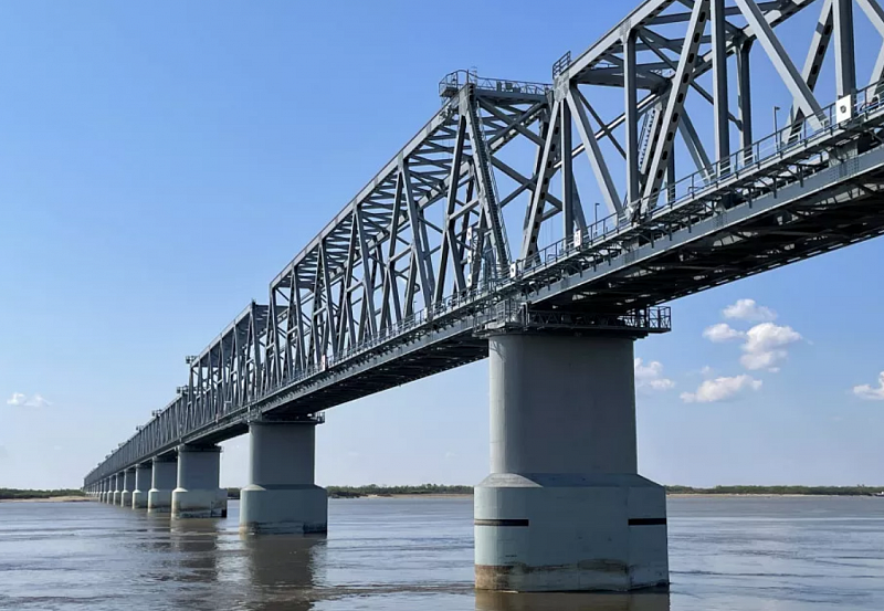 Открыто движение между Россией и Китаем по железнодорожному мосту через Амур