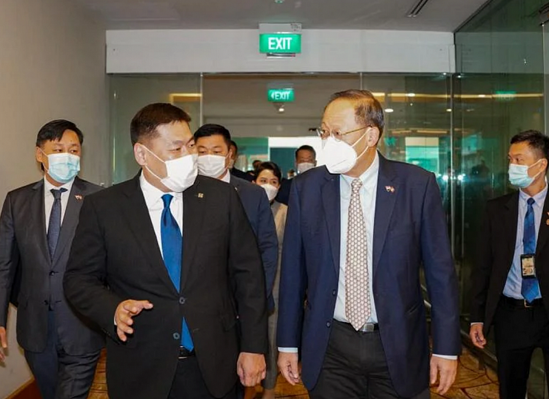 Премьер-министр Монголии находится в Сингапуре с официальным визитом