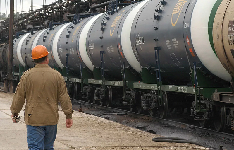 Почти 77 тыс. тонн нефти и нефтепродуктов было импортировано Монголией из России в декабре 2023 года