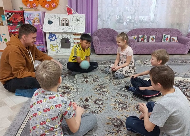 Студенты БГУ провели мастер-класс для детей-сирот
