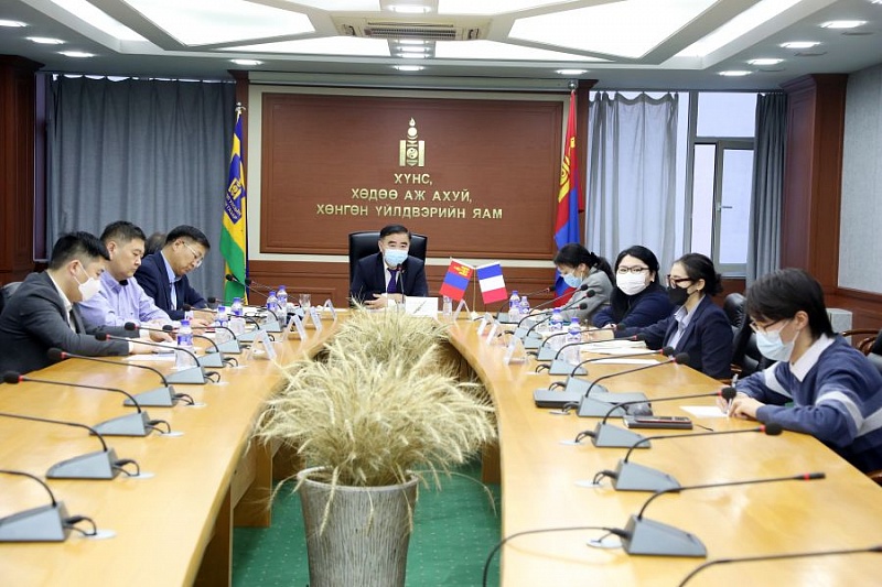 Монголия и Франция обсудили сотрудничество в сфере сельского хозяйства