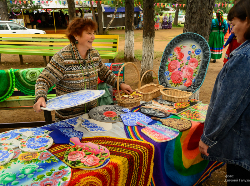 Уникальные мастер-классы от народных умельцев пройдут в ходе фестиваля "Семейская круговая"