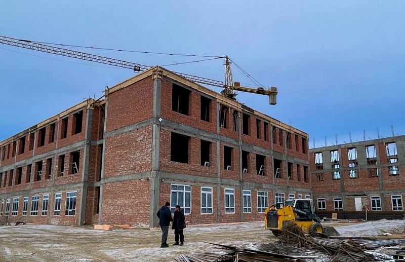 В центре Улан-Удэ завершается возведение конструктива строящейся школы на 760 мест