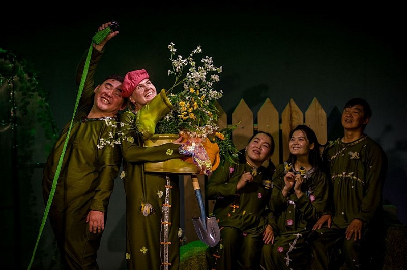 Театр кукол "Yльгэр" едет в Курумкан