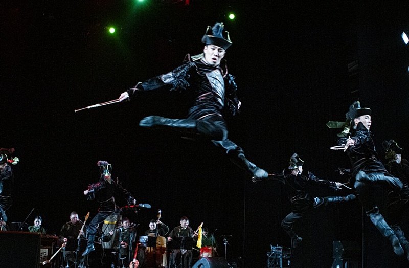 В Улан-Удэ прошло два концерта тувинского Национального театра музыки и танца "Саяны"