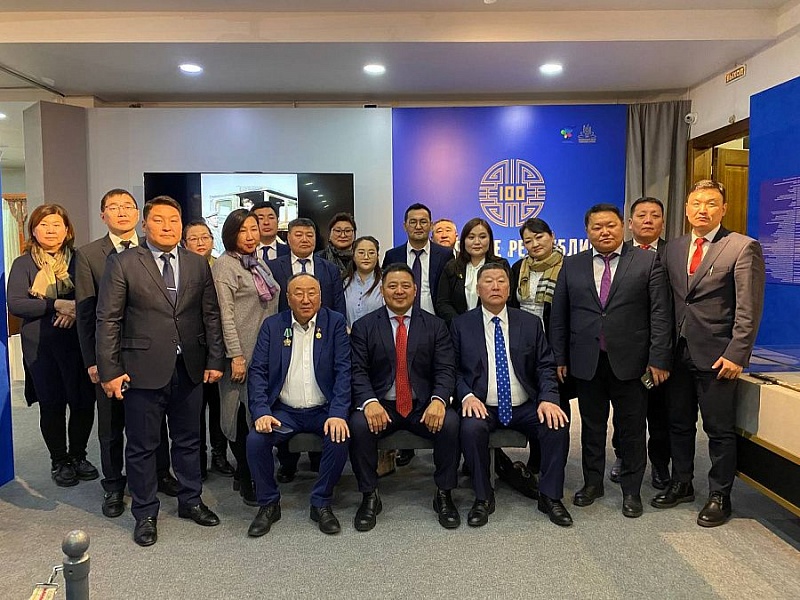 Монгольская делегация посетила Музей истории Бурятии