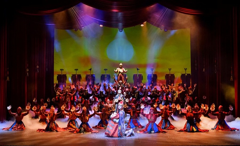 В Лондоне спектакль “Монгольский хаан” посмотрели более 40 тысяч зрителей