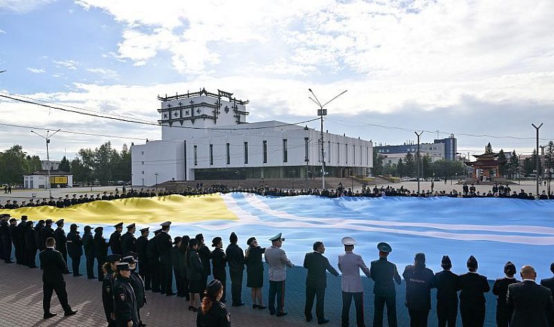 Тува празднует День государственного флага республики