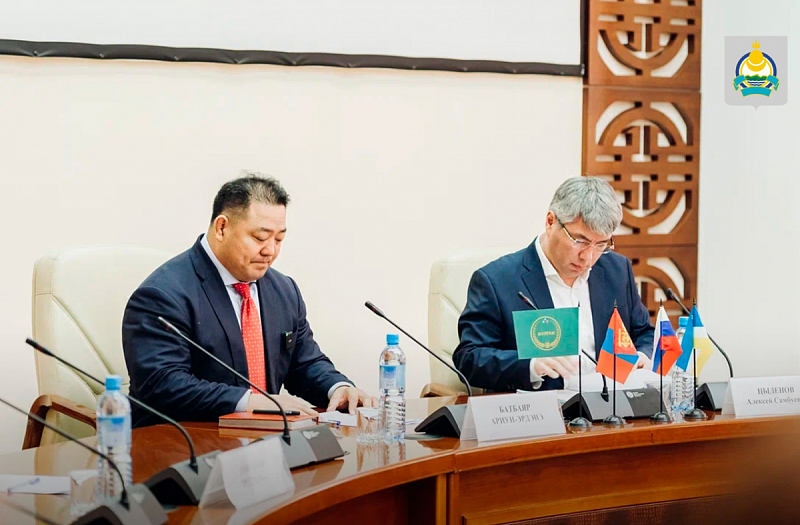 Глава Бурятии и губернатор Булганского аймака Монголии провели рабочую встречу