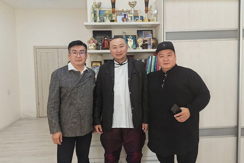 В Колледже искусств состоялась встреча со знаменитым сказителем из Монголии