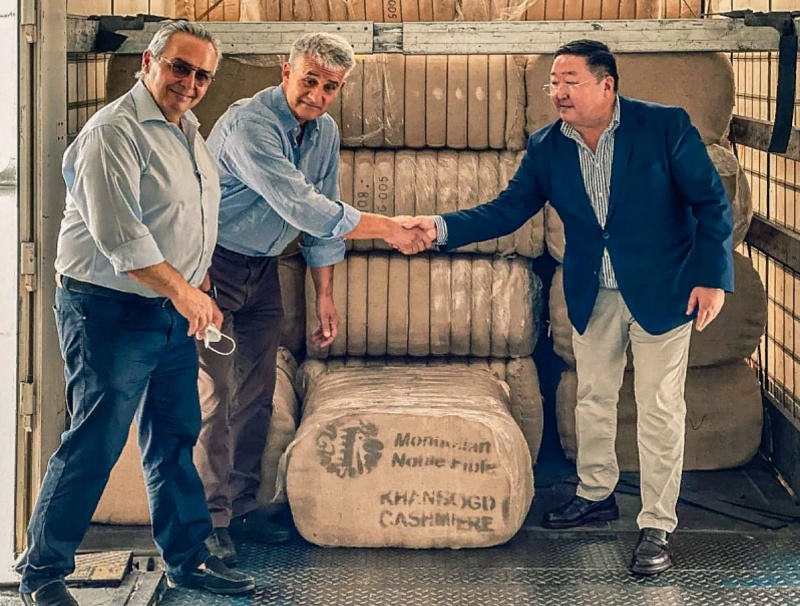 Италия получила 20 тонн монгольского кашемира