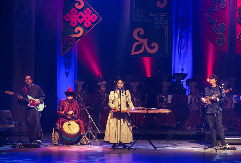 Театр «Байкал» отправляется на гастроли со знаменитой группой «Намгар»