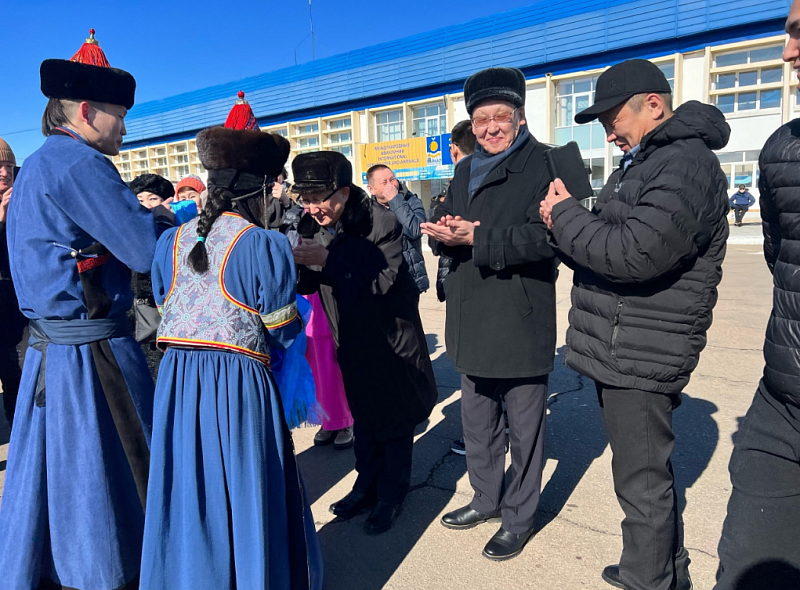 В Бурятию приехала делегация Оркестра национальных инструментов Республики Саха (Якутии)