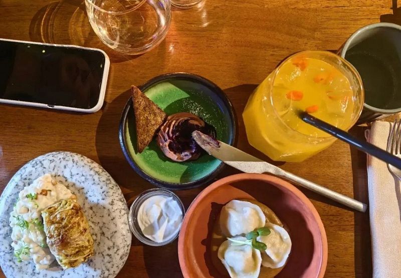 Блогеры Забайкалья первыми попробовали блюда фестиваля «Вкусы народов на Великом чайном пути»