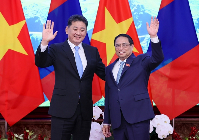Премьер-министр Вьетнама встретился с У.Хурэлсухом