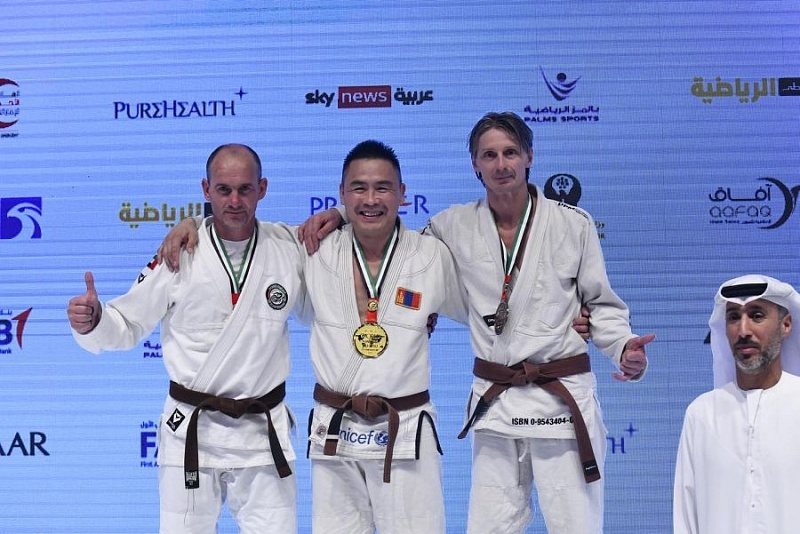Н.Мунхбаяр впервые стал чемпионом мира по джиу-джитсу среди мастеров
