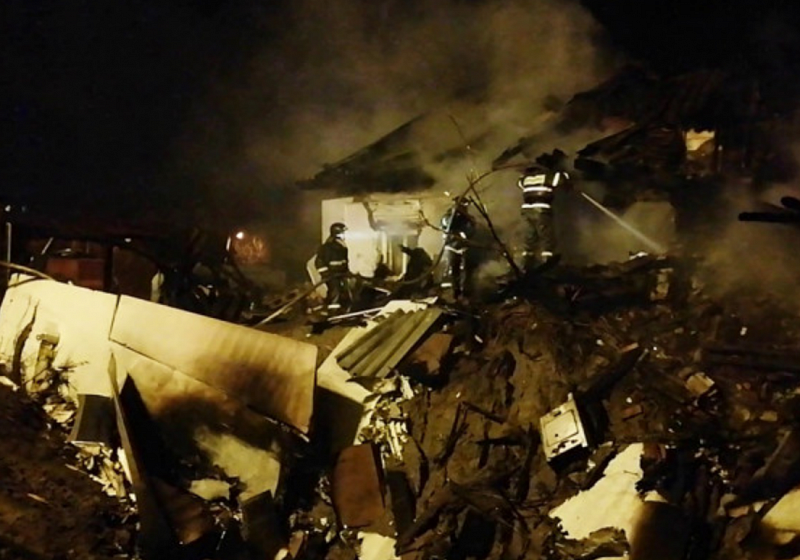 В Иркутске истребитель Су-30 упал на двухэтажный дом
