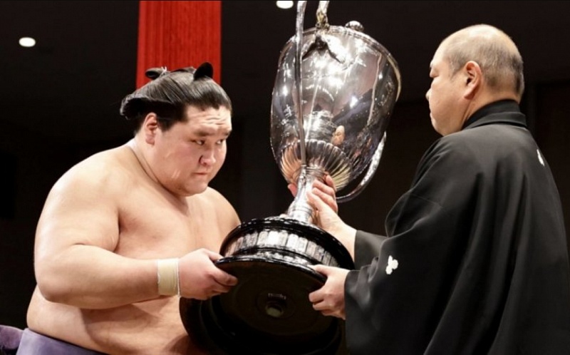 Г. Ган-Эрдэнэ стал чемпионом Большого турнира по сумо