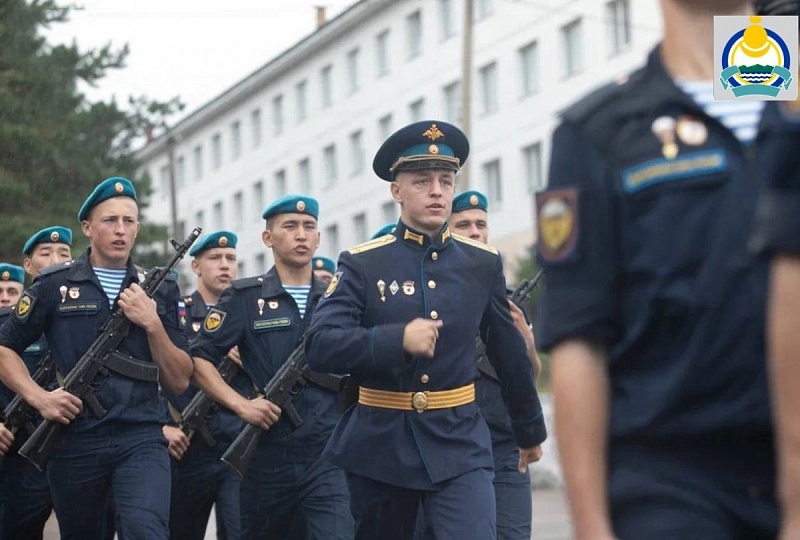 Глава Бурятии поздравил десантников с Днем ВДВ