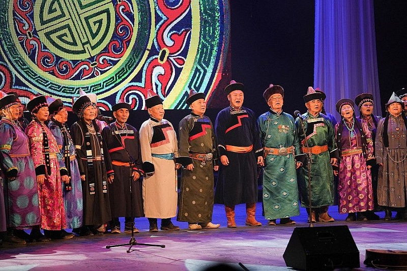 В Улан-Удэ с аншлагом прошел этнографический концерт бурятских народных песен