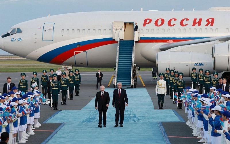 Владимир Путин прибыл в Казахстан с государственным визитом