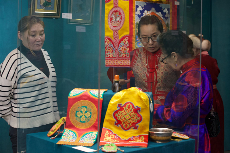В Монголии прошла выставка, посвященная монгольской вышивке 