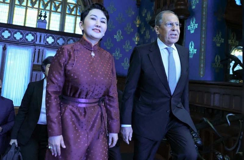 О визите главы МИД Монголии в Россию: "Можно ли назвать Россию братской?"