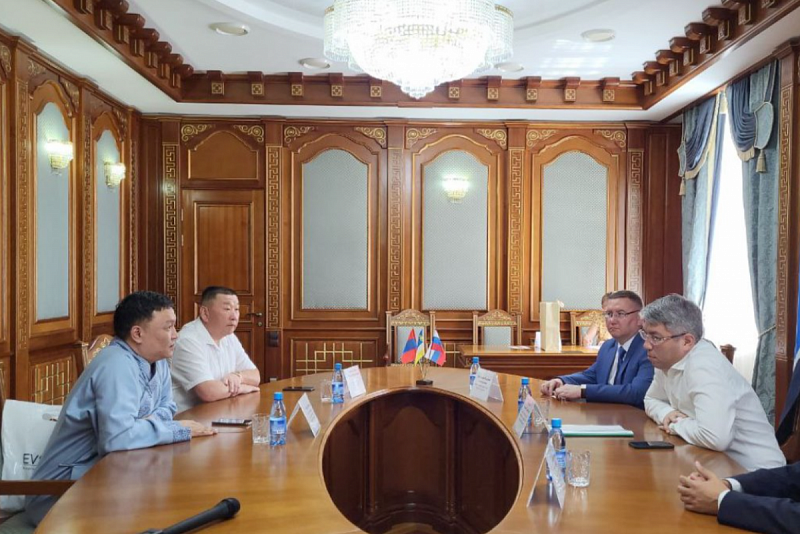 Бурятия и Монголия обсудили сотрудничество в сфере образования