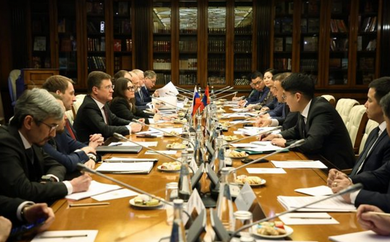 Александр Новак провёл рабочую встречу с Министром энергетики Монголии Баттогтохын Чойжилсурэном