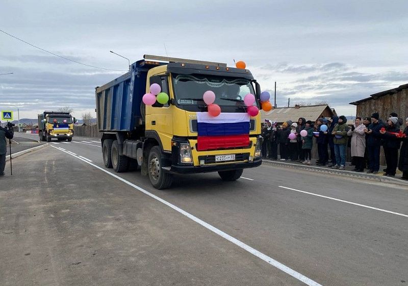 В районе Бурятии заасфальтировали участок местной дороги между селами Балта и Цолга