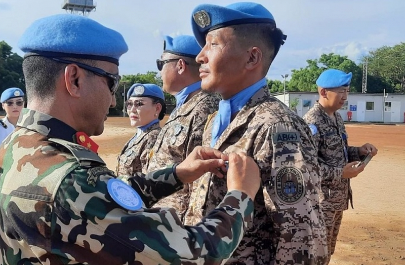 154 монгольских миротворца награждены медалями ООН