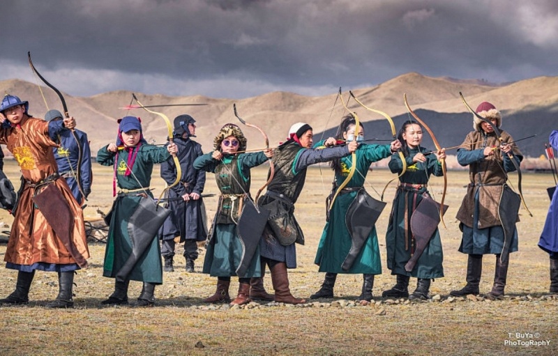 В Монголии состоялся фестиваль "Их Ав (Большая охота) — Наадам кочевников". ФОТО