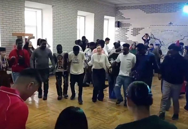 Улан-удэнских студентов-иностранцев обучили ёхору