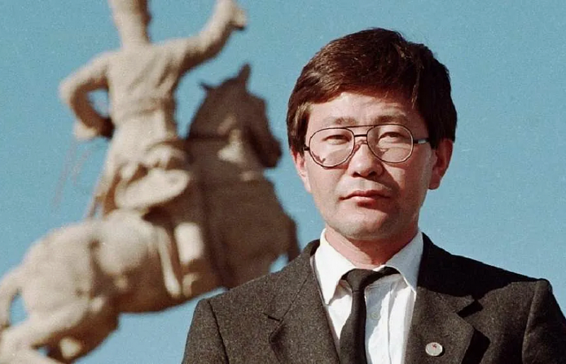 В Монголии потребовали рассекретить дело 26-летней давности об убийстве лидера демократов