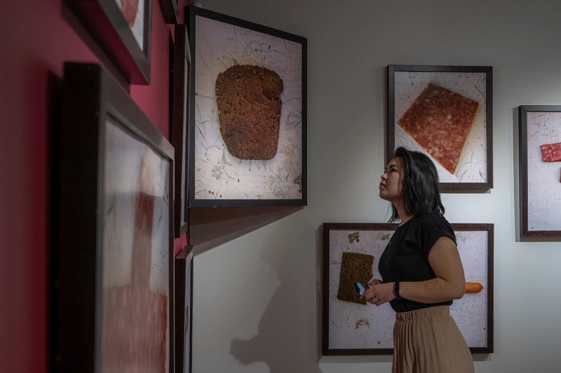 Художница из Улан-Удэ участвует в выставке на Байкале