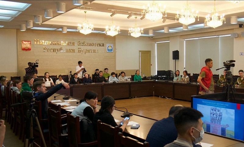 7 мая в Улан-Удэ провели Международный круглый стол «Победа СССР в ВОВ и братская помощь МНР»